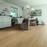 Tarima flotante y suelos laminados, ideales para cocinas abiertas