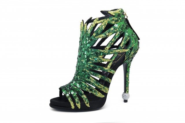 Foto Sandalias Cage Tiger de Roger Vivier para brillar en 2017 con el color del 2017, el verde Greenery Foto Sandalias Cage Tiger de Roger Vivier para brillar en 2017 con el color del 2017, el verde Greenery