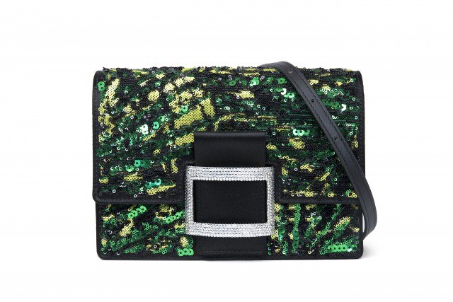 Foto Bolso en verde Greenery de Roger Vivier para inundar de brillo y glamour tus citas más especiales de 2017 Foto Bolso en verde Greenery de Roger Vivier para inundar de brillo y glamour tus citas más especiales de 2017