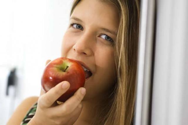 Foto La manzana, la fruta estrella para frenar el hambre entre horas