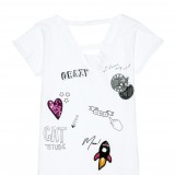 Camiseta blanca con mensajes para tus looks 