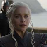Copia la melena en rubio platino con trenzas de Daenerys en 