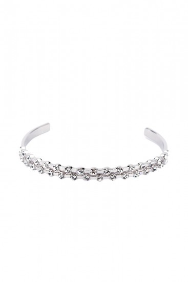 Foto Pulsera plateada brillante para tus looks más elegantes y delicados del verano Foto Pulsera plateada brillante para tus looks más elegantes y delicados del verano
