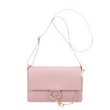 Bolso rosa pastel para tus looks más elegantes de los fines de semana en verano