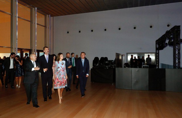 Foto Don Felipe y doña Letizia durante su recorrido por el nuevo Palacio de Congresos de Palma de Mallorca