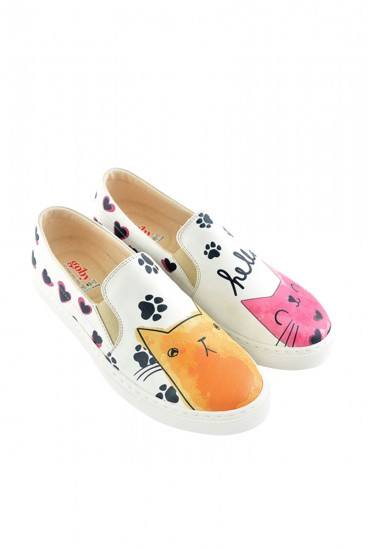 Foto Zapatillas estampadas para un look joven y romántico Foto Zapatillas estampadas para un look joven y romántico