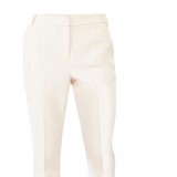 Pantalones crudos para un look romántico