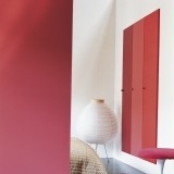 Utiliza el rojo en decoración de interiores combinado con colores neutros