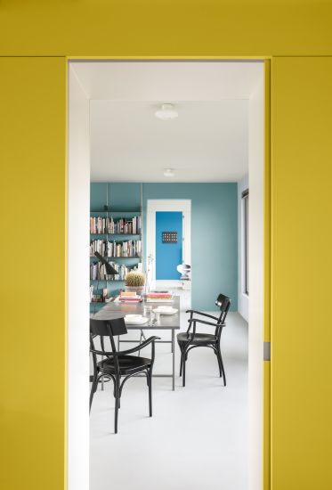 Foto Amarillos combinados con azules y verdes, ideales para aportar profundidad a las estancias