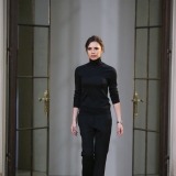 Victoria Beckham presenta sus propuestas para el otoño-invierno 2018