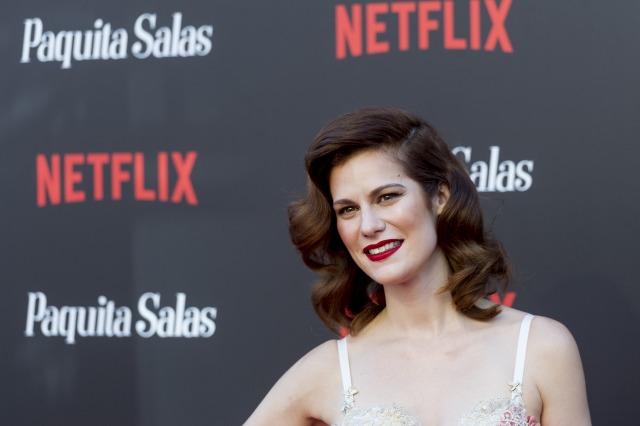 Foto Lidia San José apuesta por un maquillaje y peinado retro en el estreno de la T2 de Paquita Salas