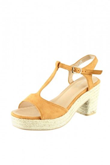 Foto Sandalias de ante con tacón medio y plataforma de esparto para tus looks de verano