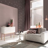 Cómo combinar el papel pintado con motivos florales
