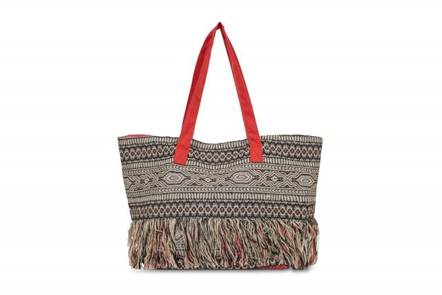Foto Bolso de playa de estampado étnico con flecos para tus looks playeros