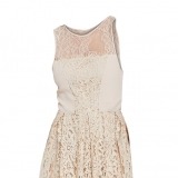 Vestido nude de encaje para ocasiones especiales