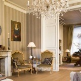 Las molduras de diseño noble son el complemento ideal a una casa decorada en estilo clásico