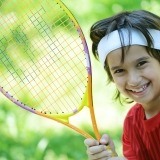 El tenis, un deporte divertido y completo para practicar en familia