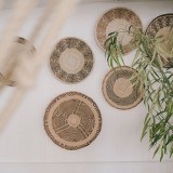 Cómo decorar las paredes para reforzar el estilo ibicenco de tu casa