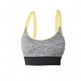 Top deportivo para un look de gimnasio cómodo y con estilo