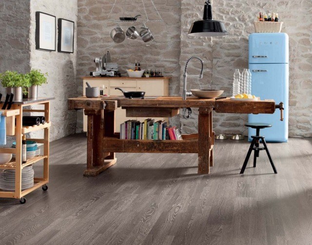 Foto Los suelos grises encajan a la perfección en el estilo industrial