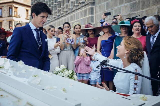 Foto María Toledo sorprende a su marido y a los invitados con una canción el día de su boda