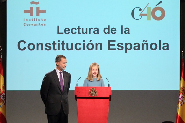 Foto La princesa Leonor durante la lectura al artículo 1 del Título Preliminar de la Carta Magna