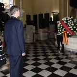 Don Felipe y doña Letizia ante la ofrenda floral en el Panteón Nacional de Próceres