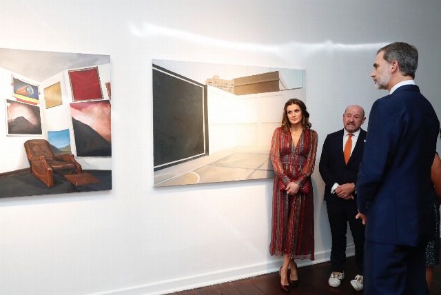 Foto Don Felipe y doña Letizia durante su visita a la exposición