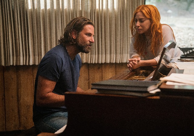 Foto Bradley Cooper y Lady Gaga en un fotograma de A Star is Born Foto Bradley Cooper y Lady Gaga en un fotograma de A Star is Born