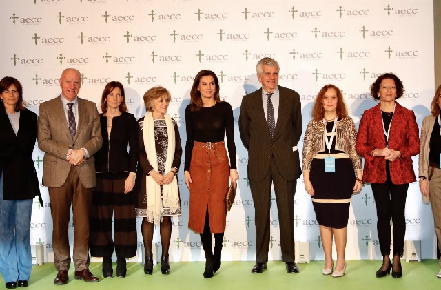 Foto La nueva falda de Uterqüe de la reina Letizia