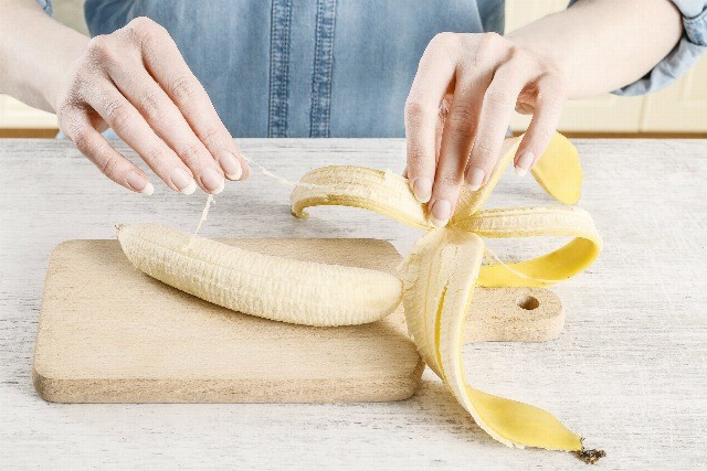 Foto ¿Por qué nunca deberías quitar las hebras de los plátanos