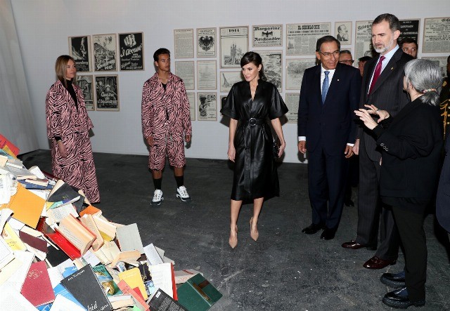 Foto Los Reyes junto al Presidente del Perú durante su recorrido por ARCO