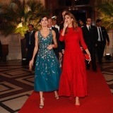 Letizia Ortiz imponente con un vestido de Carolina Herrera frente a una conservadora Juliana Awada