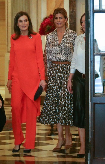 Foto La reina Letizia y Juliana Awada a su llegada al encuentro de ALIBER Foto La reina Letizia y Juliana Awada a su llegada al encuentro de ALIBER