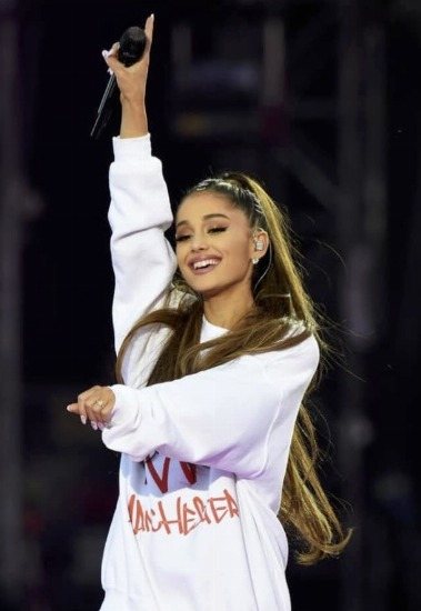 Foto Ariana Grande, toda una fan de las colas de caballo Foto Ariana Grande, toda una fan de las colas de caballo