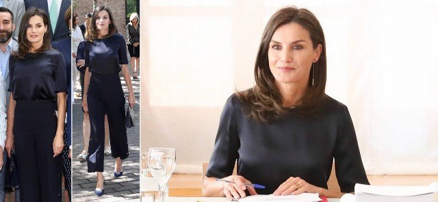 Foto Letizia apuesta por un total look navy reciclado en la Residencia de Estudiantes