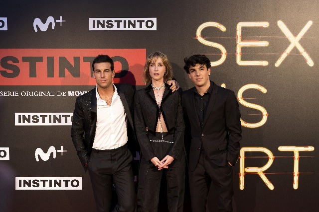 Foto Mario Casas, Ingrid GarcíaJonsson y Óscar Casas