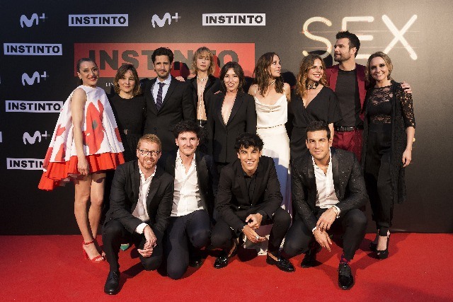 Foto Foto de familia en la première de Instinto