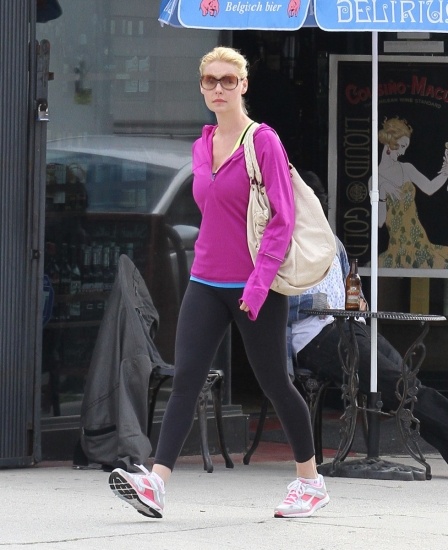 Foto Katherine Heigl apuesta por el color rosa para ir al gimnasio