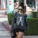 Ver la foto Vanessa Hudgens con sudadera de esqueleto y shorts sale del gimnasio