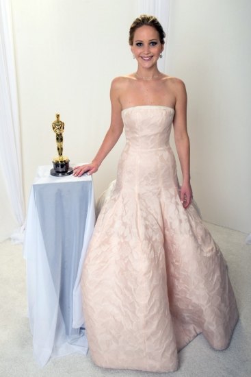 Foto Jennifer Lawrence de Dior en los Oscar 2013
