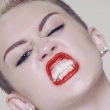 Miley Cyrus también usa fundas dentales joya desde que decidió cambiar de imagen